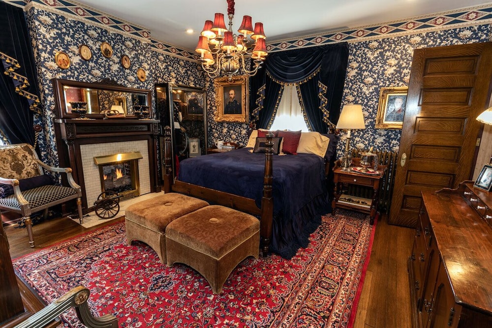 Presidential Suite, “Federal Room” photo 2