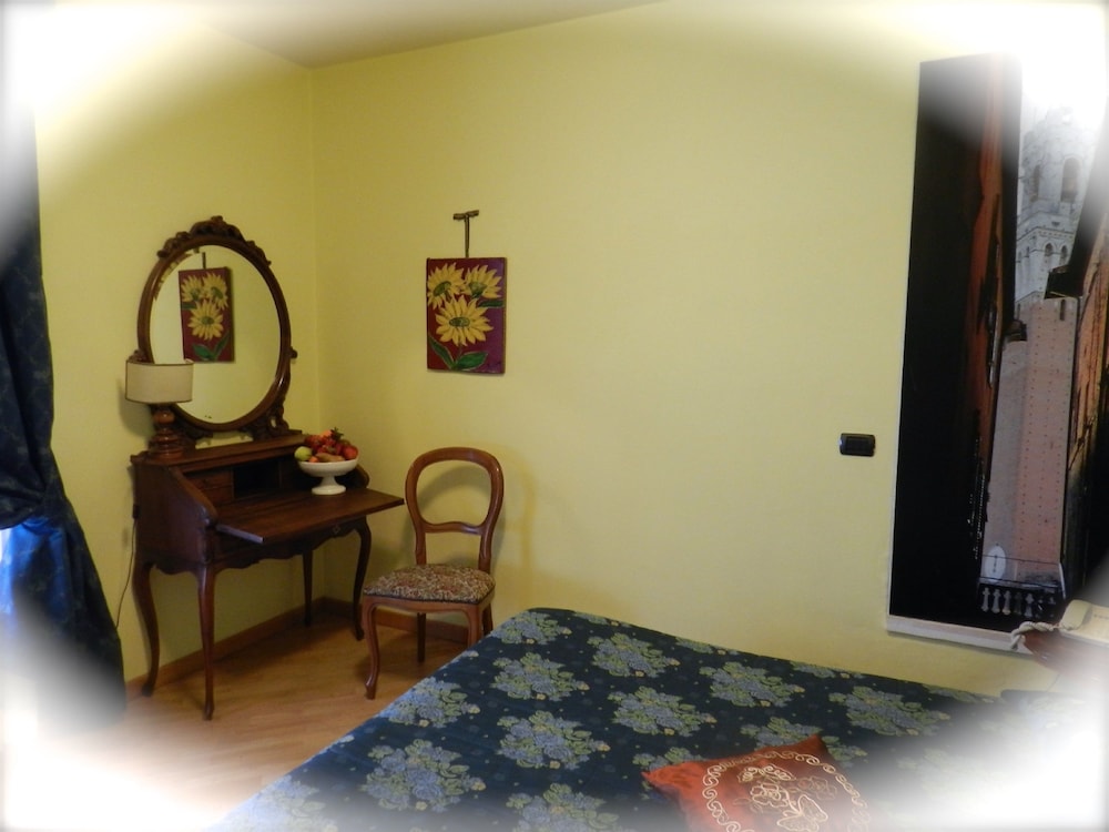 Double or Twin Room, Private Bathroom (SILENT)