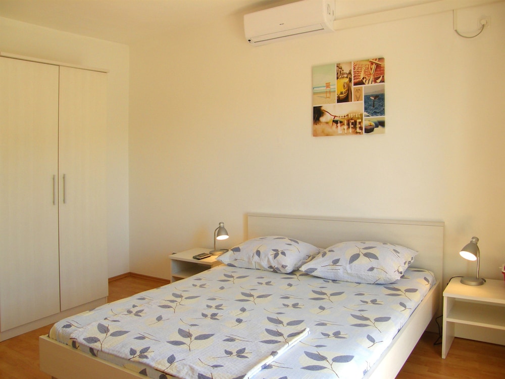 Apartment (A1)