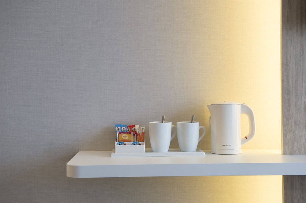 Standard Room, 1 Double Bed (Airport View, Free Breakfast)
