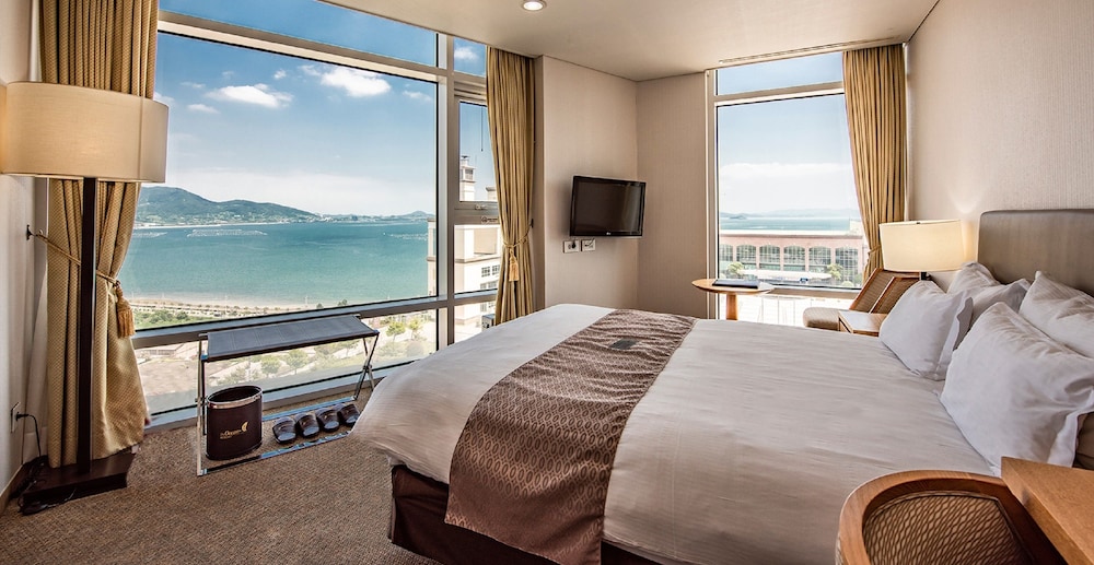 Double Room, Partial Ocean View (Max 2 People) photo 1