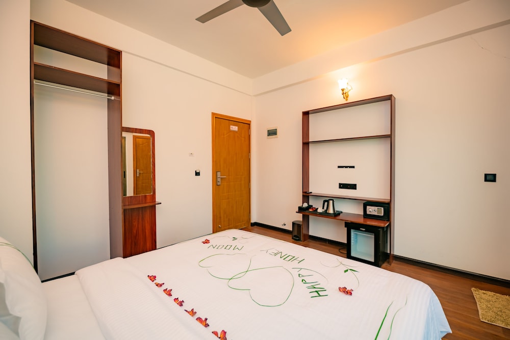 Deluxe Double or Twin Room, City View