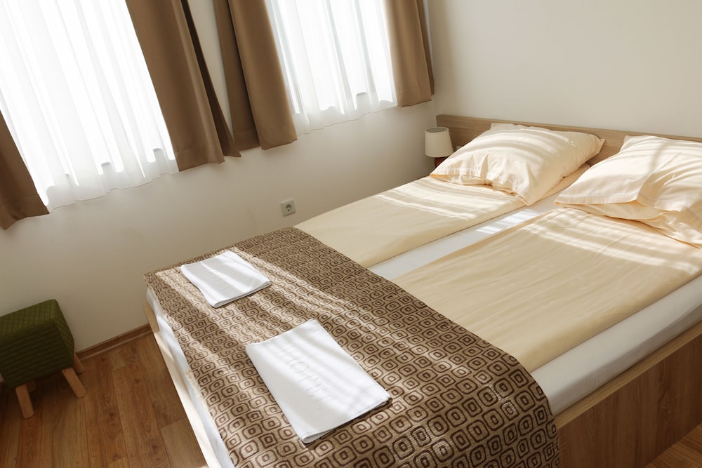Economy Double Room photo 3