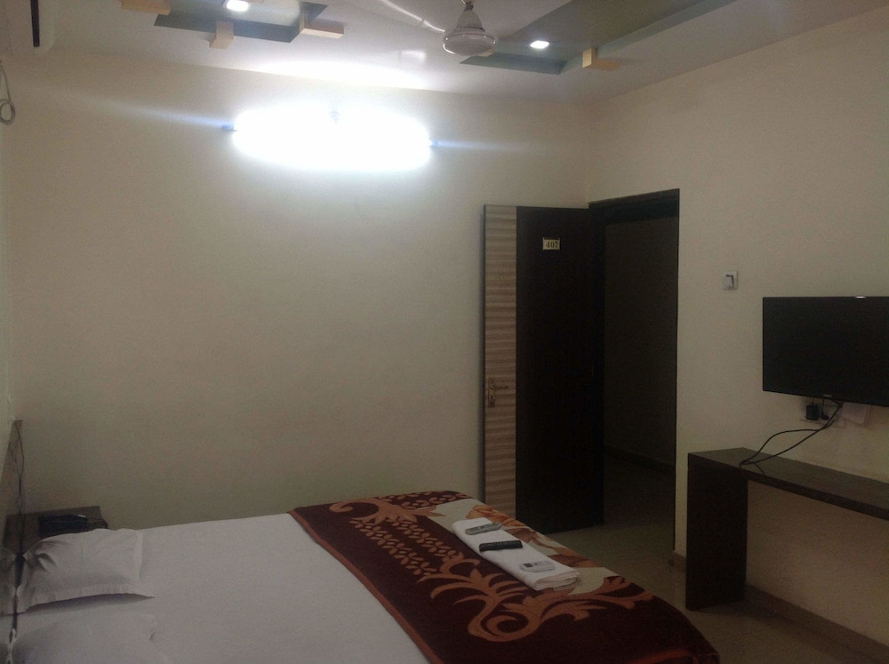 Deluxe Room (AC)