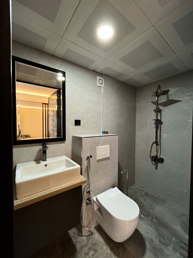 Exclusive Suite, 1 Queen Bed with Sofa bed, Sea View photo 3