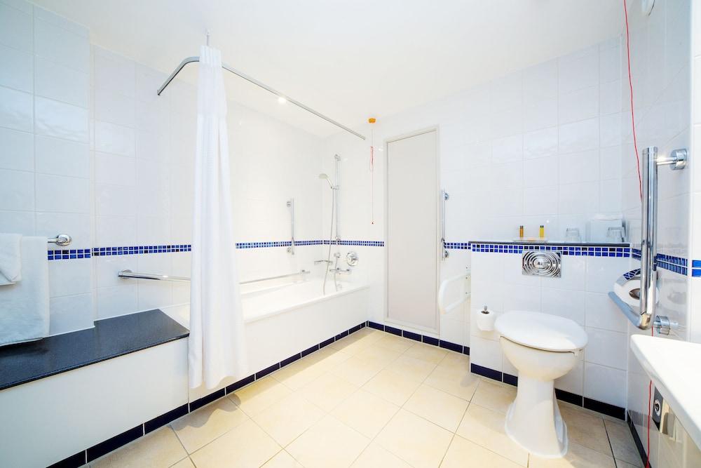 Standard Room, 2 Twin Beds, Accessible - Photo 4
