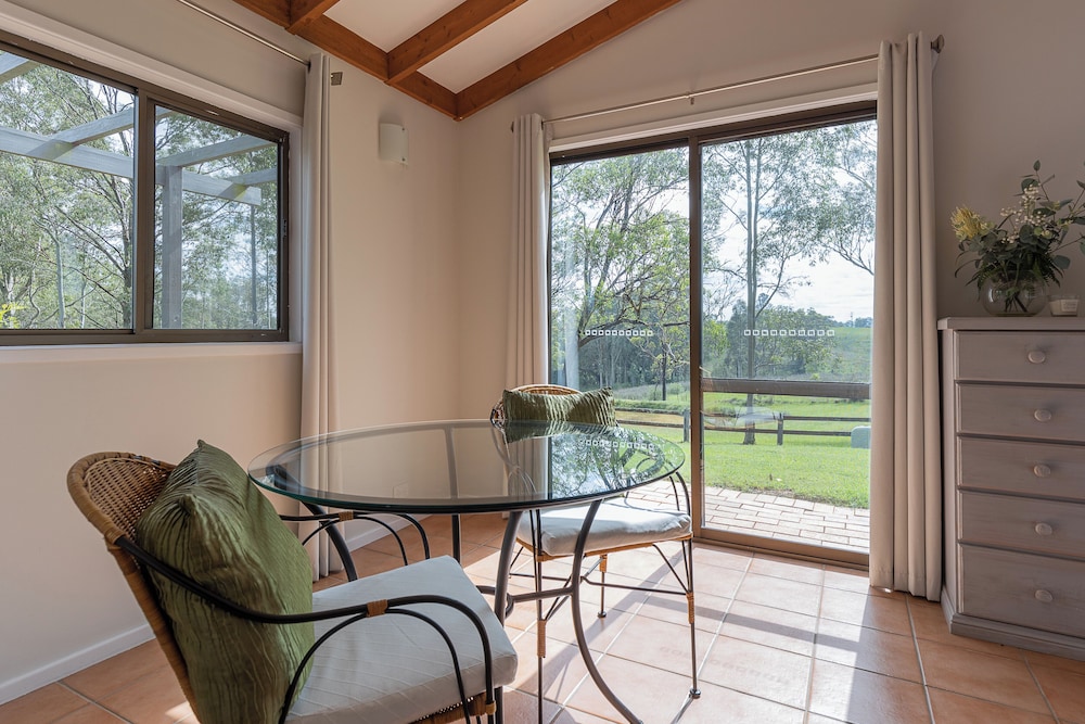 Executive Cottage, 2 Bedrooms, 2 Bathrooms, Vineyard View photo 2