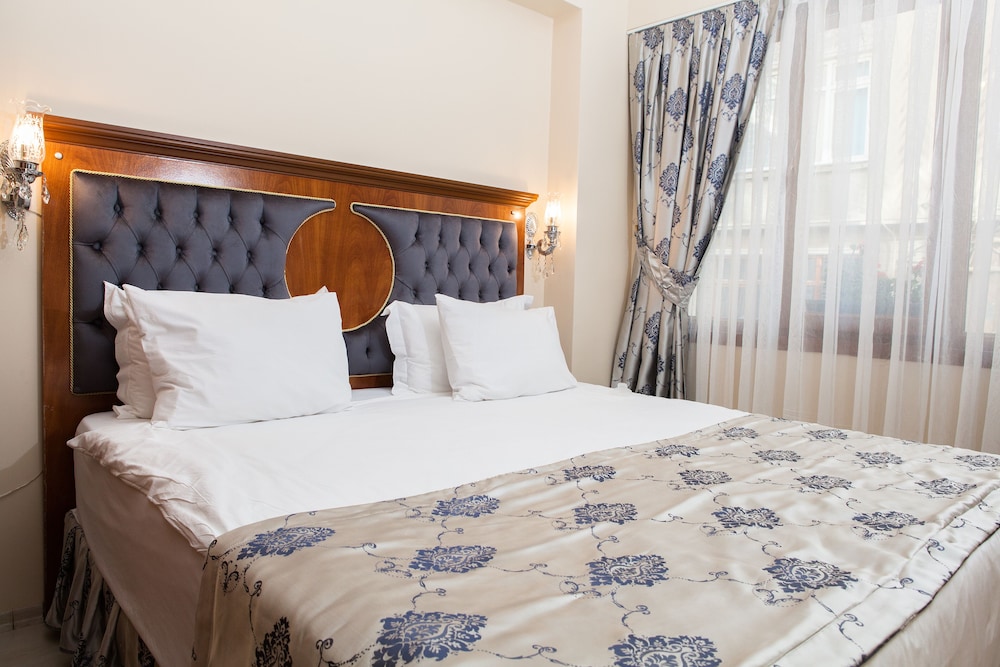 Standard Double or Twin Room photo 3
