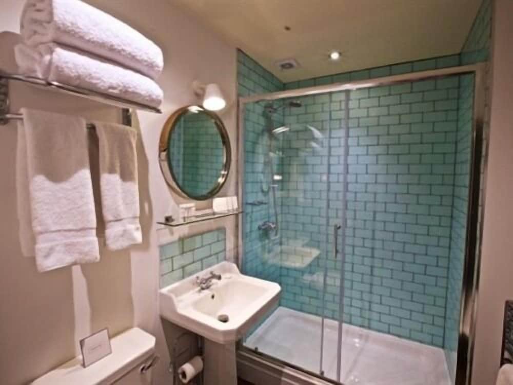 Deluxe Double Room, Ensuite photo 2