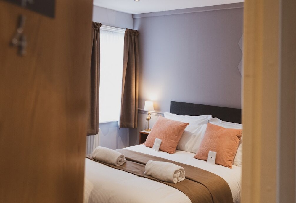 Basic Double Room, 1 Double Bed - Photo 2
