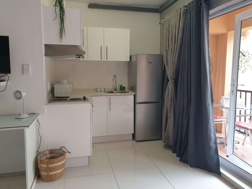 Exclusive Studio Suite, 1 Bedroom, Accessible, Kitchen photo 3