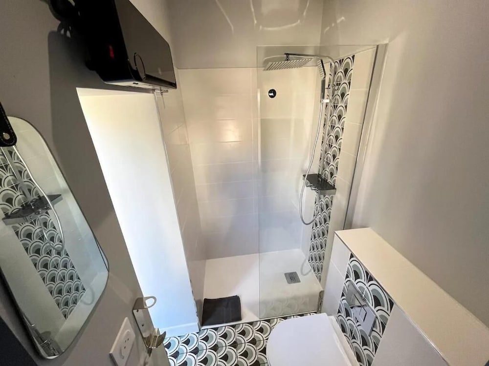 Ch1 Affaires, 1 double bed, courtyard view photo 2