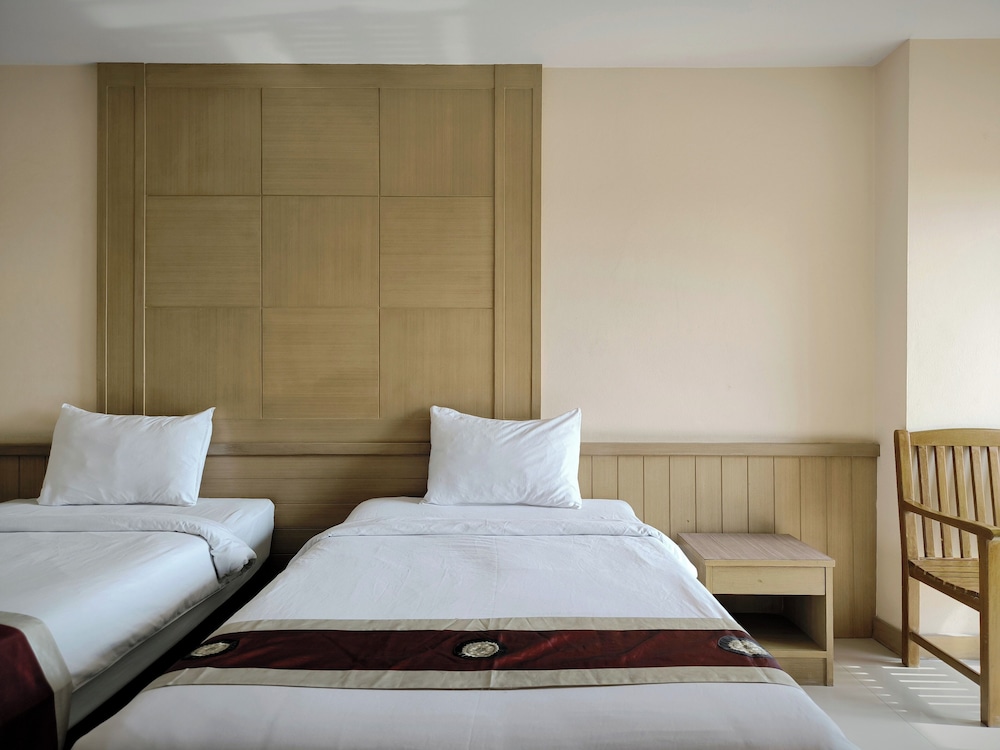 Deluxe Twin Room photo 3
