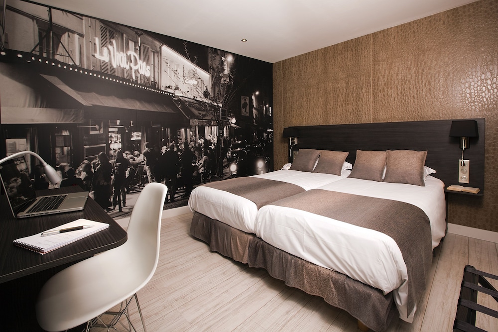 Communicating Rooms