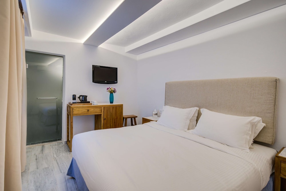 Economy Double or Twin Room, Resort View - Photo 1