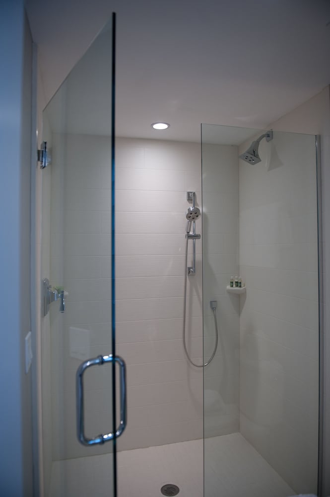 Suite, Multiple Beds - Photo 14