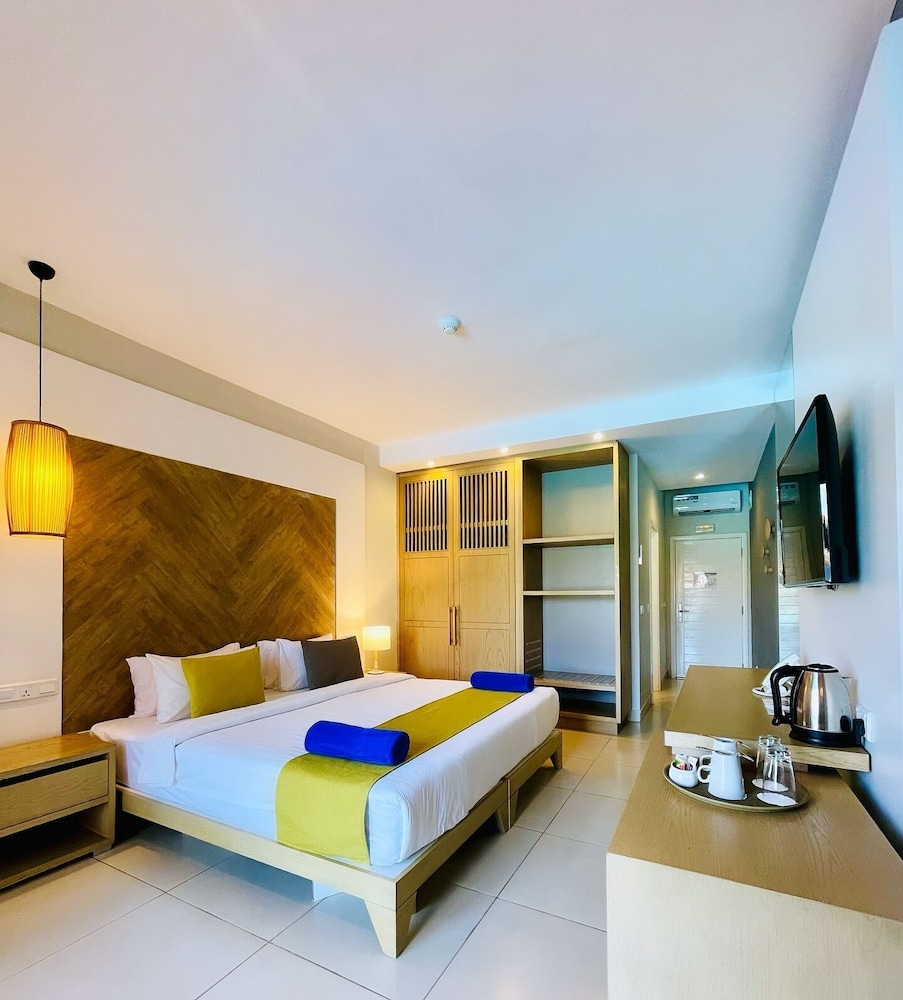 Premium Double Room, 1 Double Bed, Non Smoking, Balcony photo 2