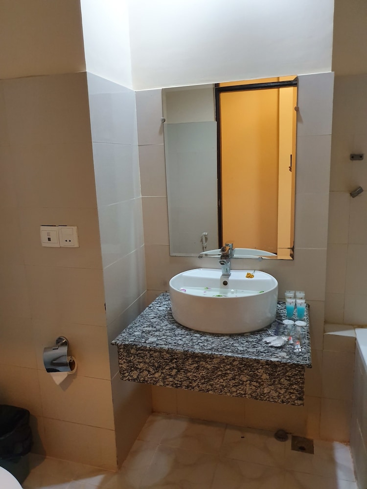 Standard Double or Twin Room photo 3