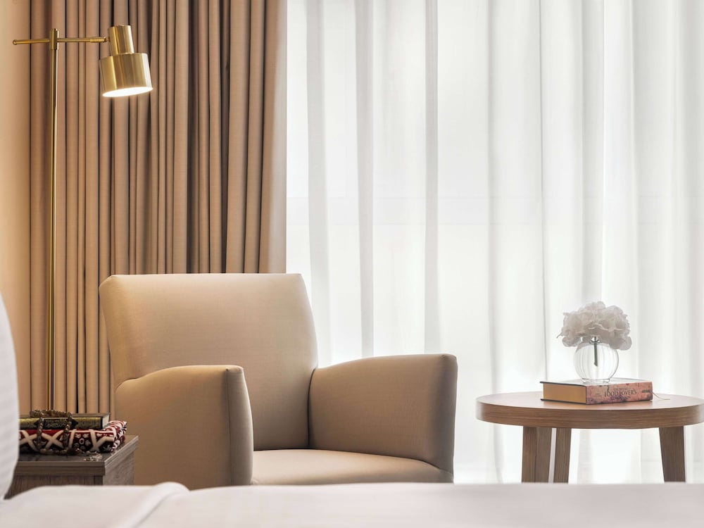 Superior Room, 1 King Bed, City View - Photo 2
