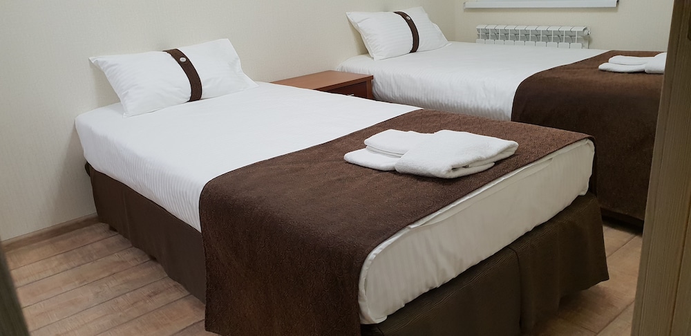 Economy Twin Room photo 3