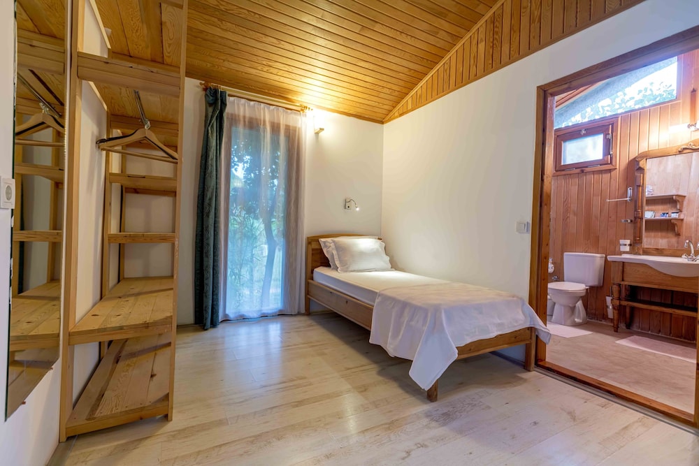 Bungalow, Multiple Beds (4 People) - Photo 11