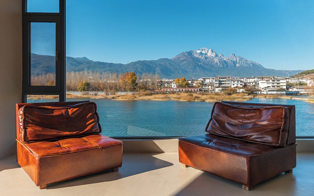 Double Room, Non Smoking, Partial Lake View photo 2