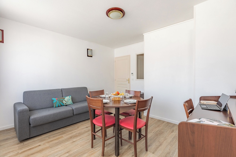 Apartment, 2 Bedrooms - Photo 5