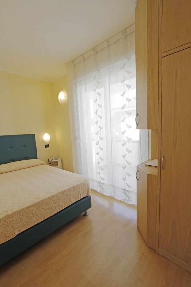 Standard Double or Twin Room, Balcony photo 3