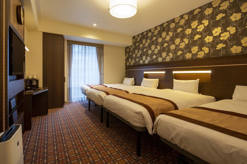 Superior Twin Room (Extra beds added for 3-4 adults), Non Smoking (29 sqm) - Photo 3