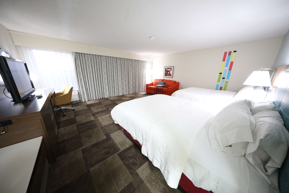 Room, Multiple Beds, Microwave photo 3