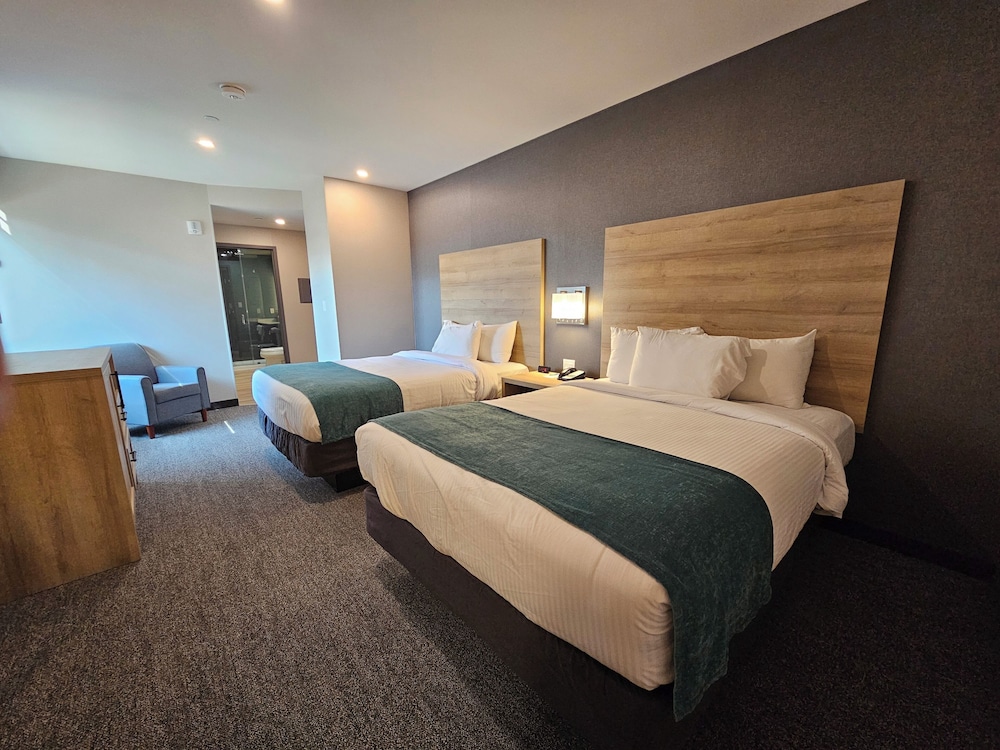 Standard Suite, 2 Queen Beds (Standard Suite 2 Queen Beds)