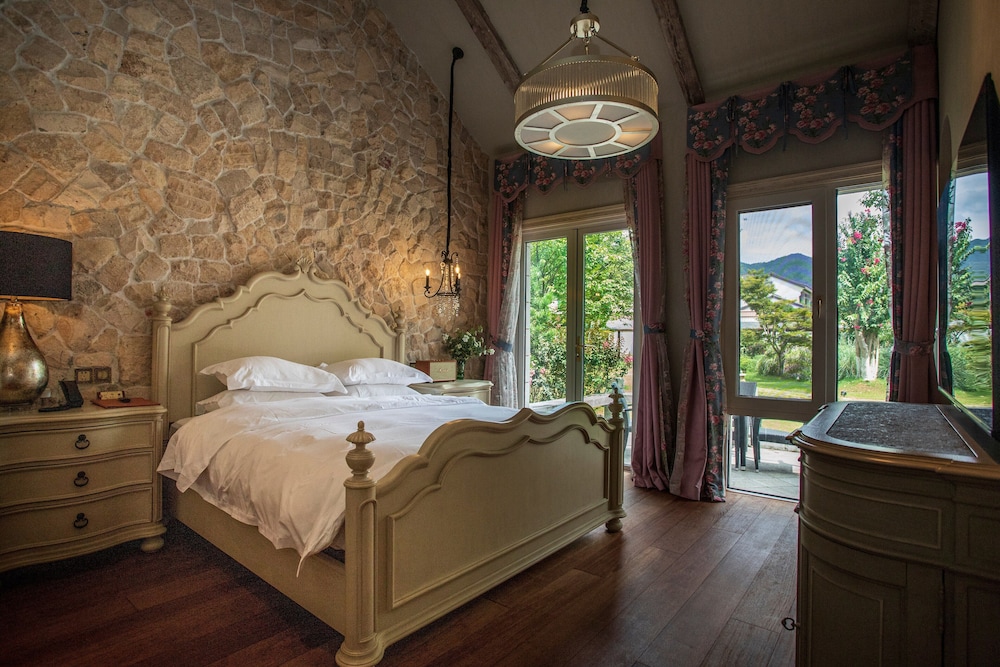 Romantic Double Room, Courtyard View