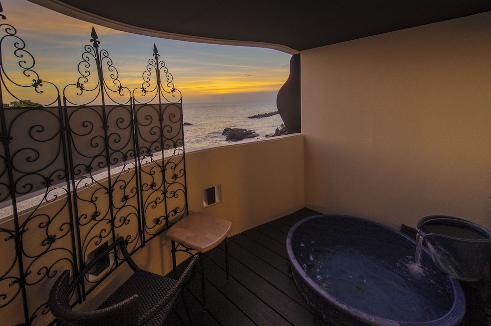 2nd Floor Corner Double Room with Hot Spring Open-Air Bath (In-room dining) Pet allowed photo 2