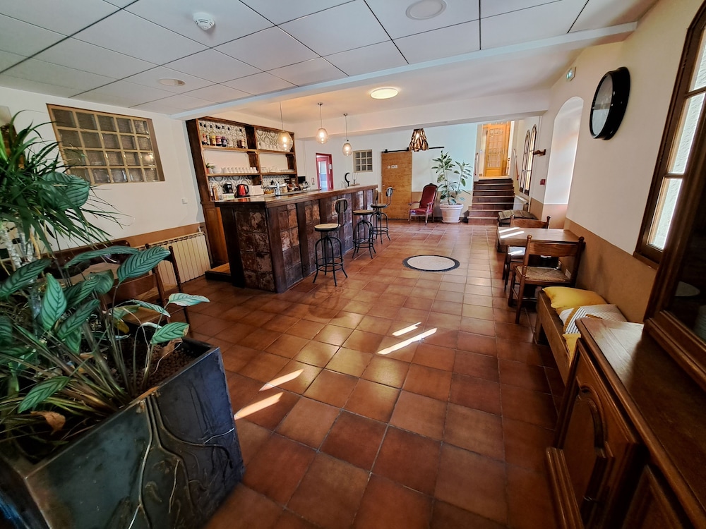 Room - Photo 6
