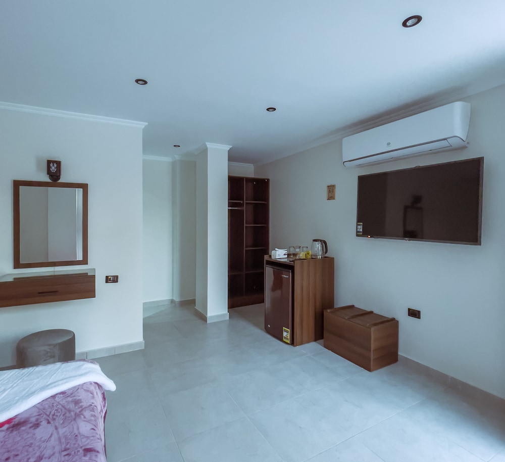 Honeymoon Room