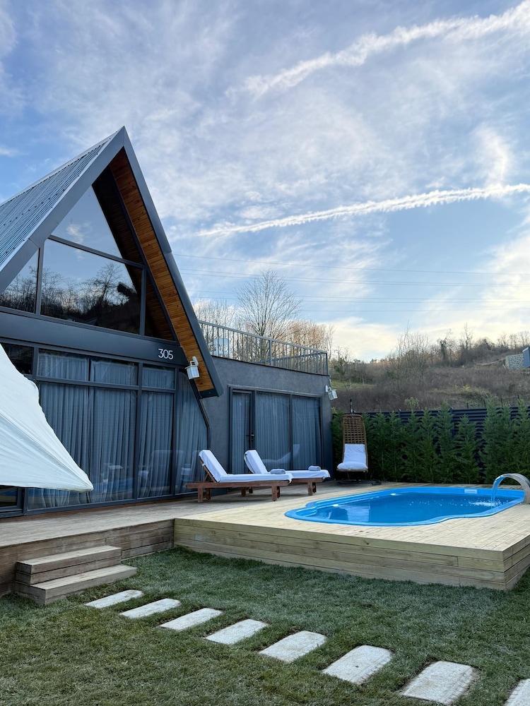Premium - Deluxe Bungalow - Photo 1