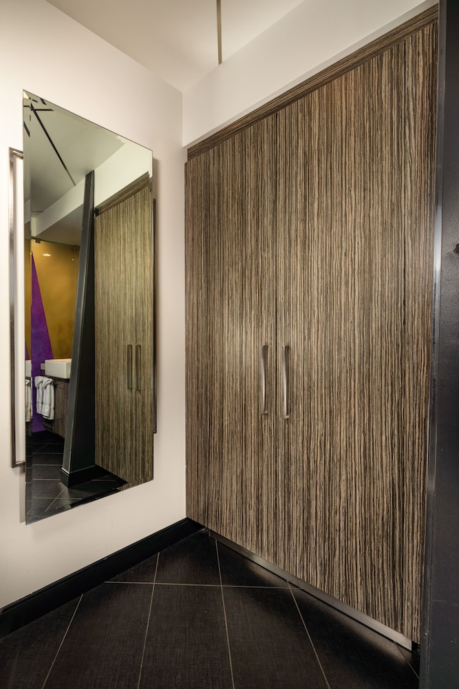 Deluxe Room, 1 King Bed