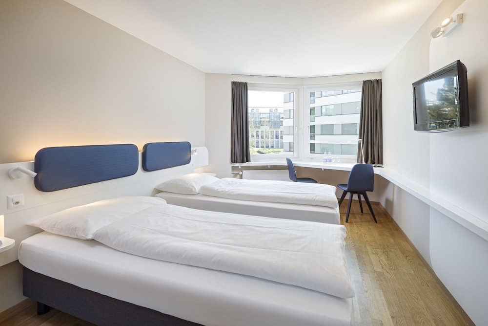 Twin Room - Photo 1