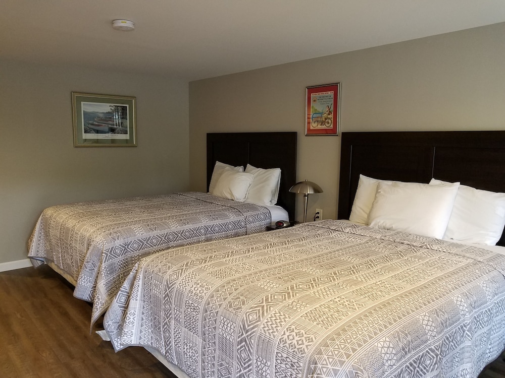 Signature Quadruple Room