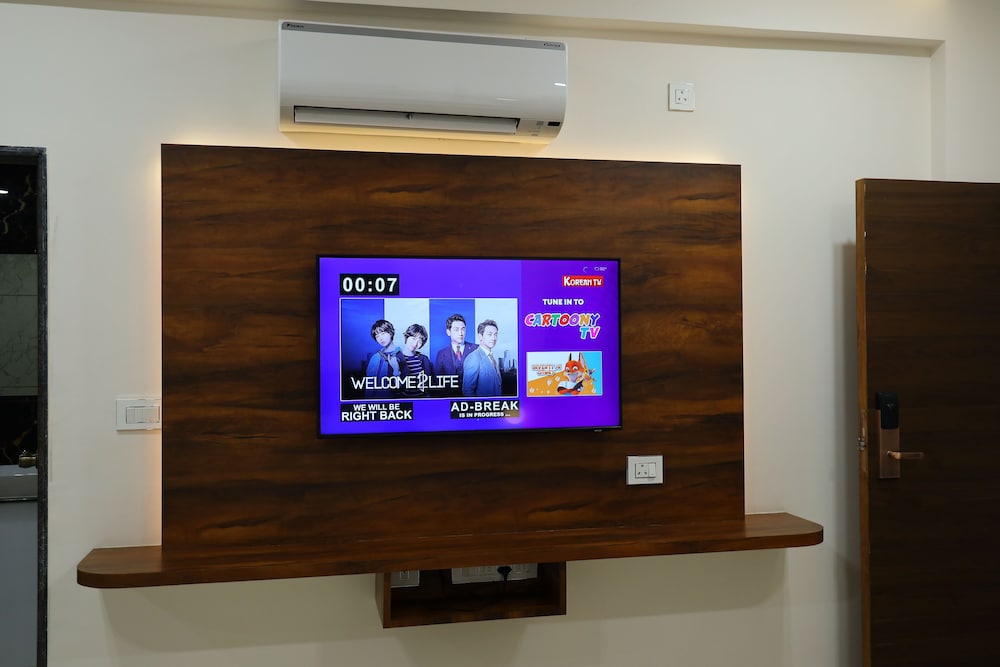 Deluxe Room - Photo 10