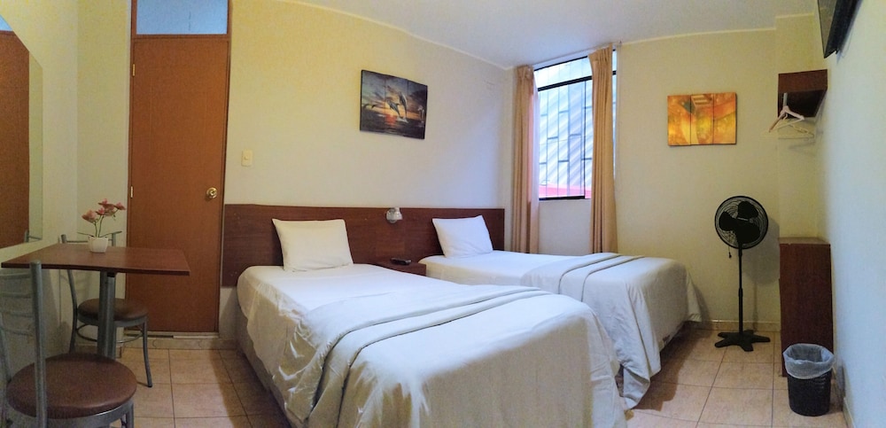 Economy Room, 2 Twin Beds photo 2