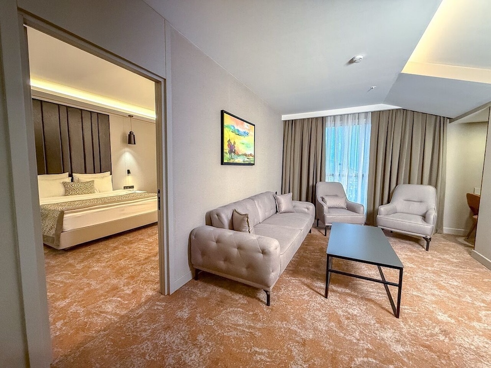 Standard Penthouse, City View