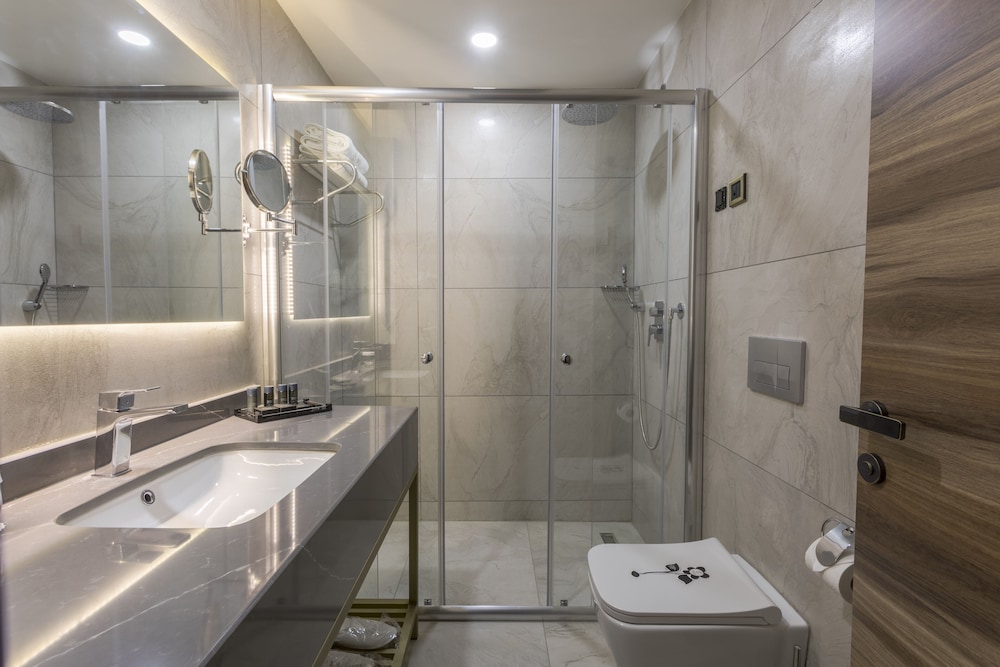 Standard Double Room, 1 King Bed, City View - Photo 3