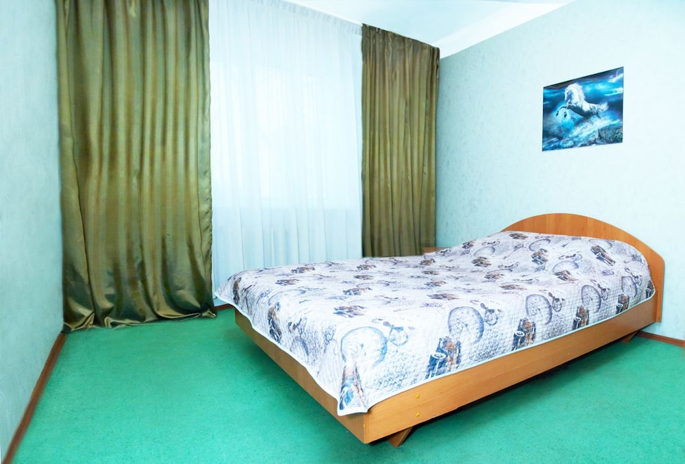 Apartment, 3 Bedrooms (Mukhacheva, 228/4)