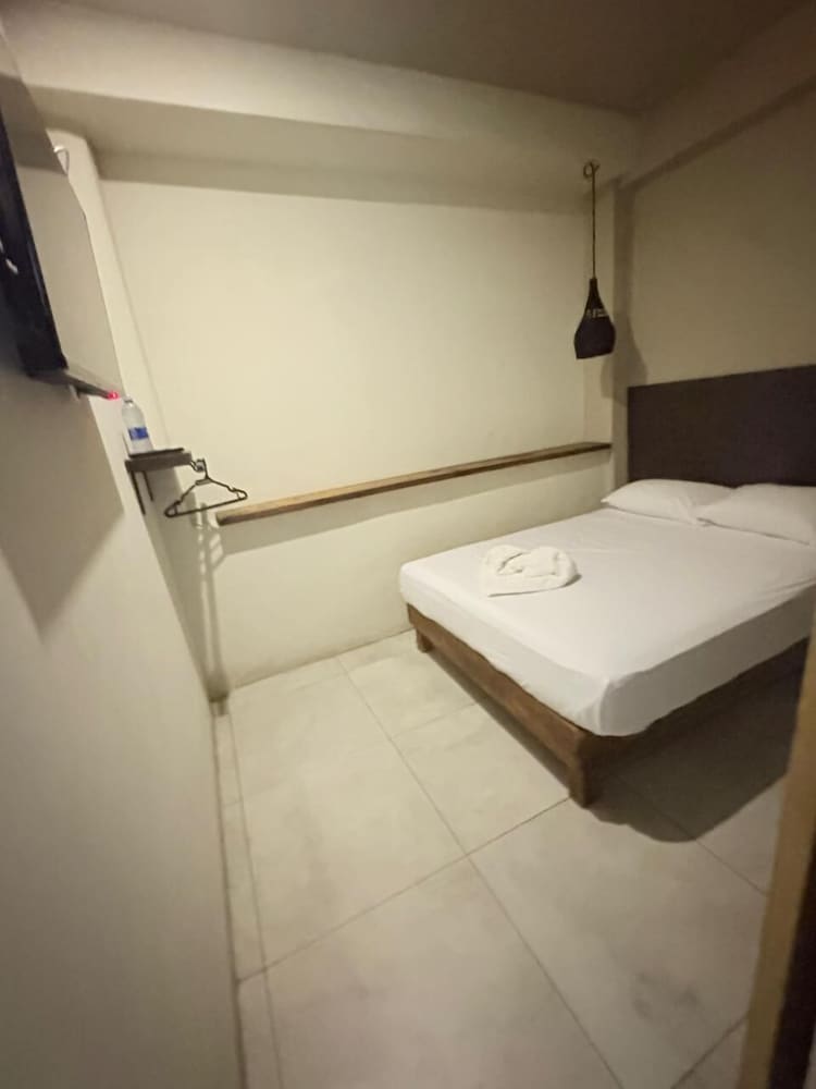 Basic Single Room photo 3