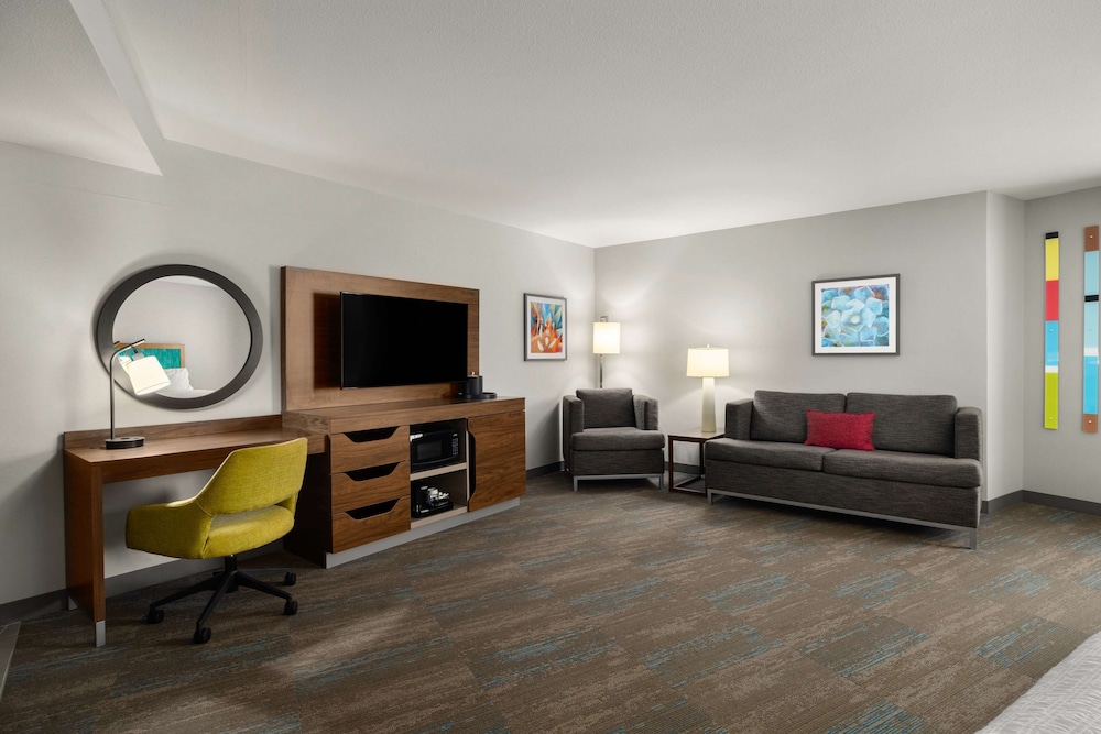 Room, 2 Queen Beds, Accessible, Bathtub (Mobility & Hearing) - Photo 3