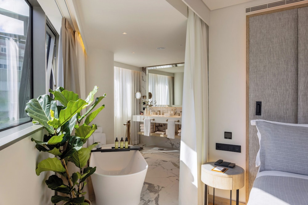 Suite (Beyond ME | Marques de Pombal View)
