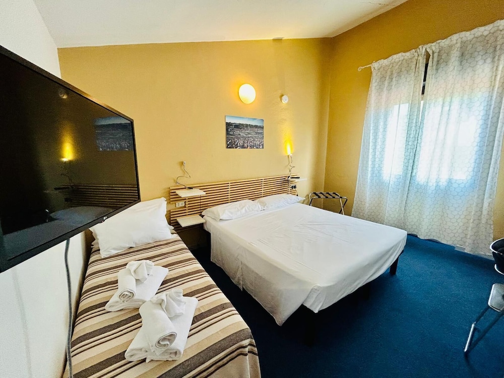 Family Double or Twin Room photo 2