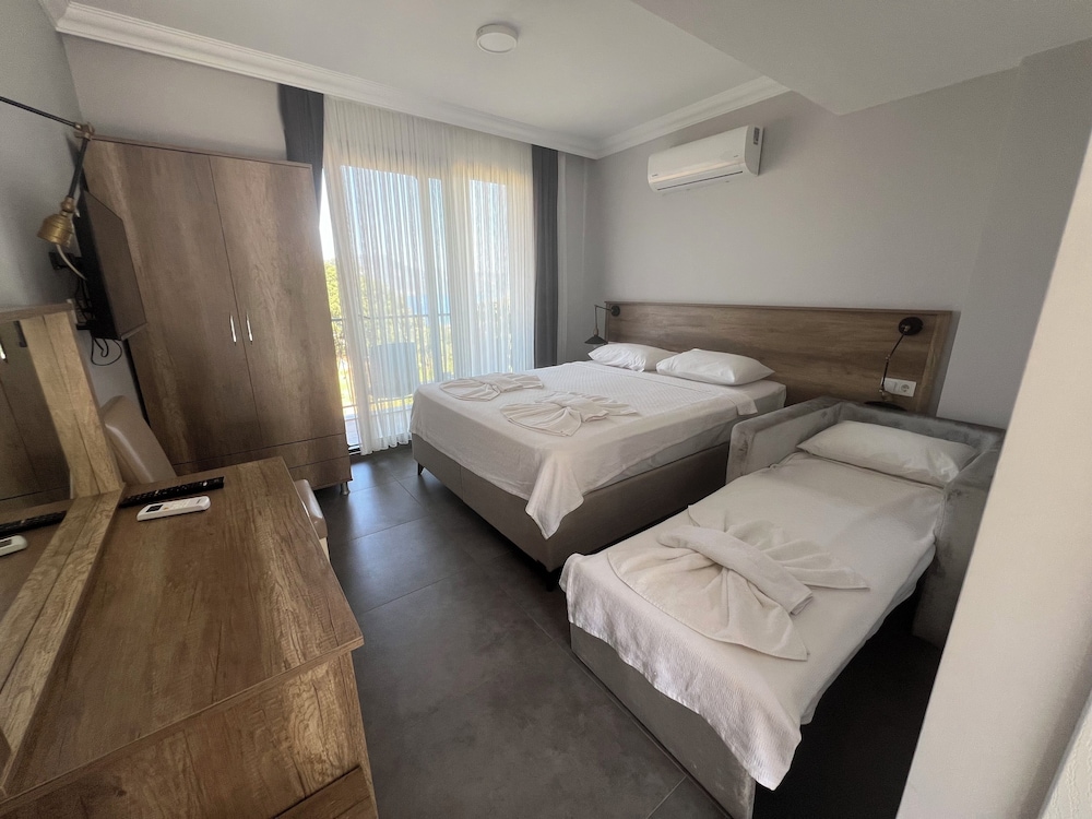 Basic Triple Room