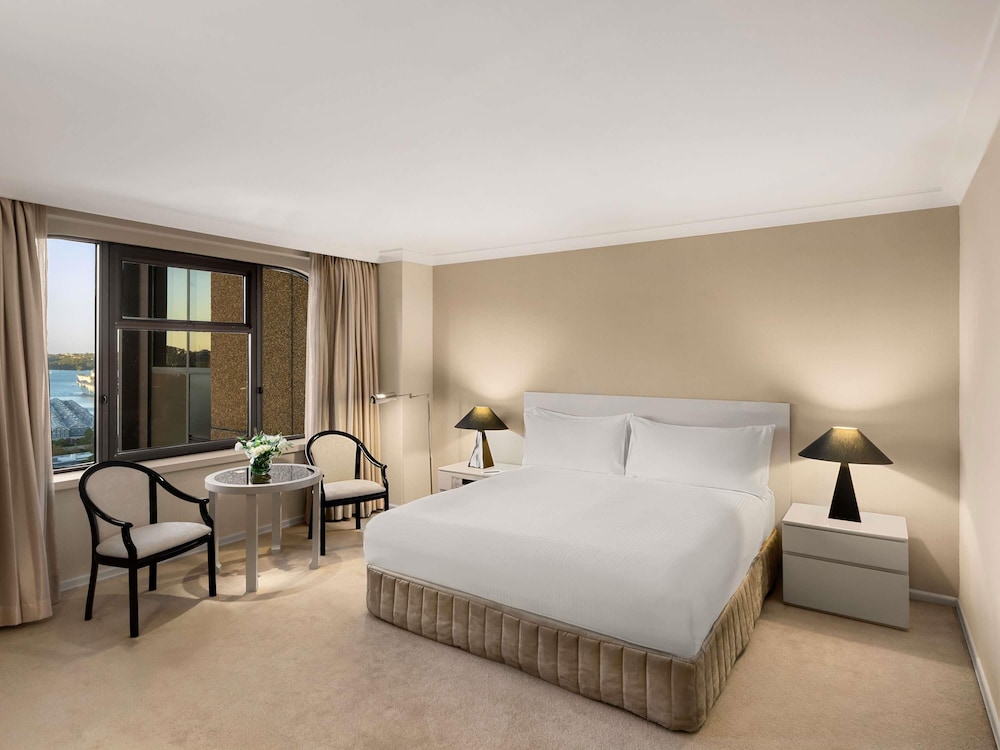 Presidential Suite, 1 King Bed thumbnail 6